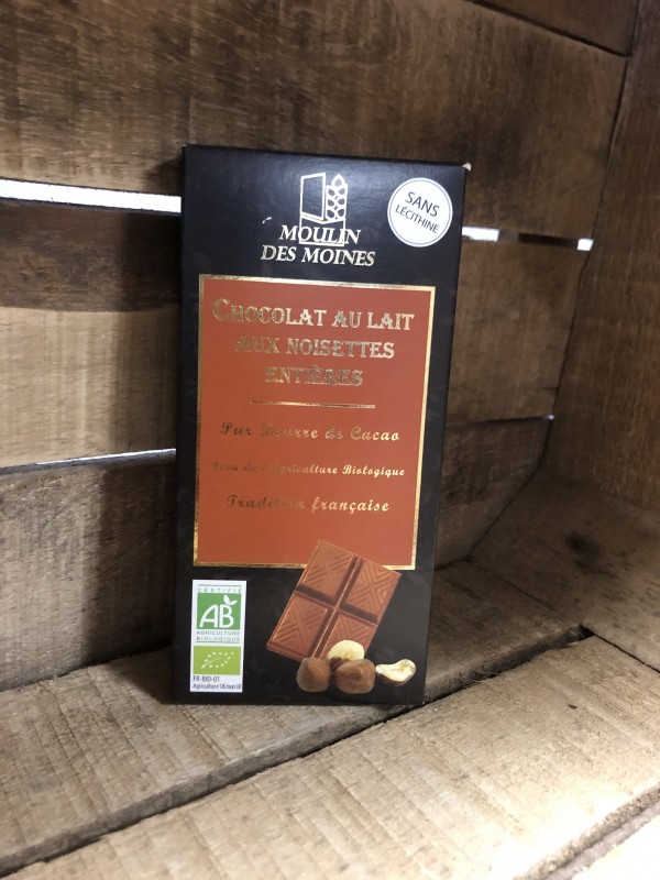 Chocolat au lait aux noisettes entières